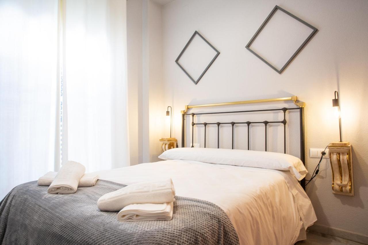 Wish Suite Torres De Sevilla Buitenkant foto